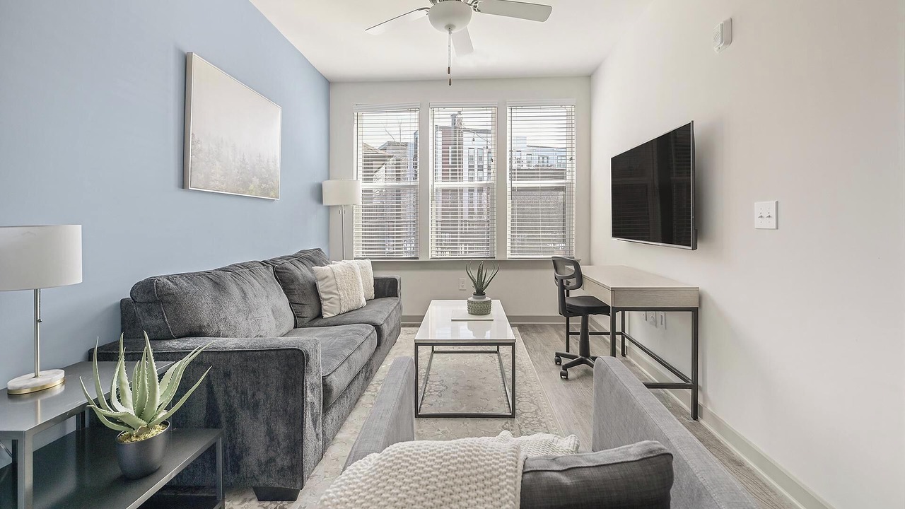Photo of Livingroom in Hurwood Heights