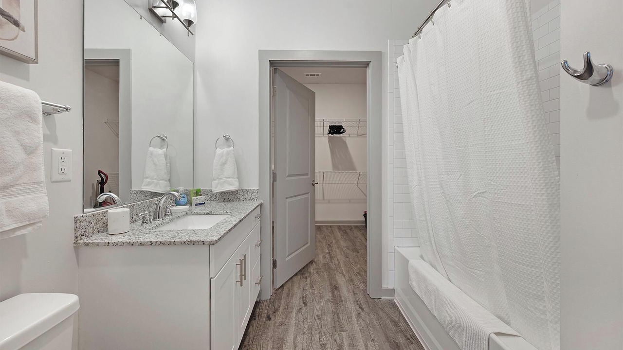 Photo of Bathroom in Hurwood Heights