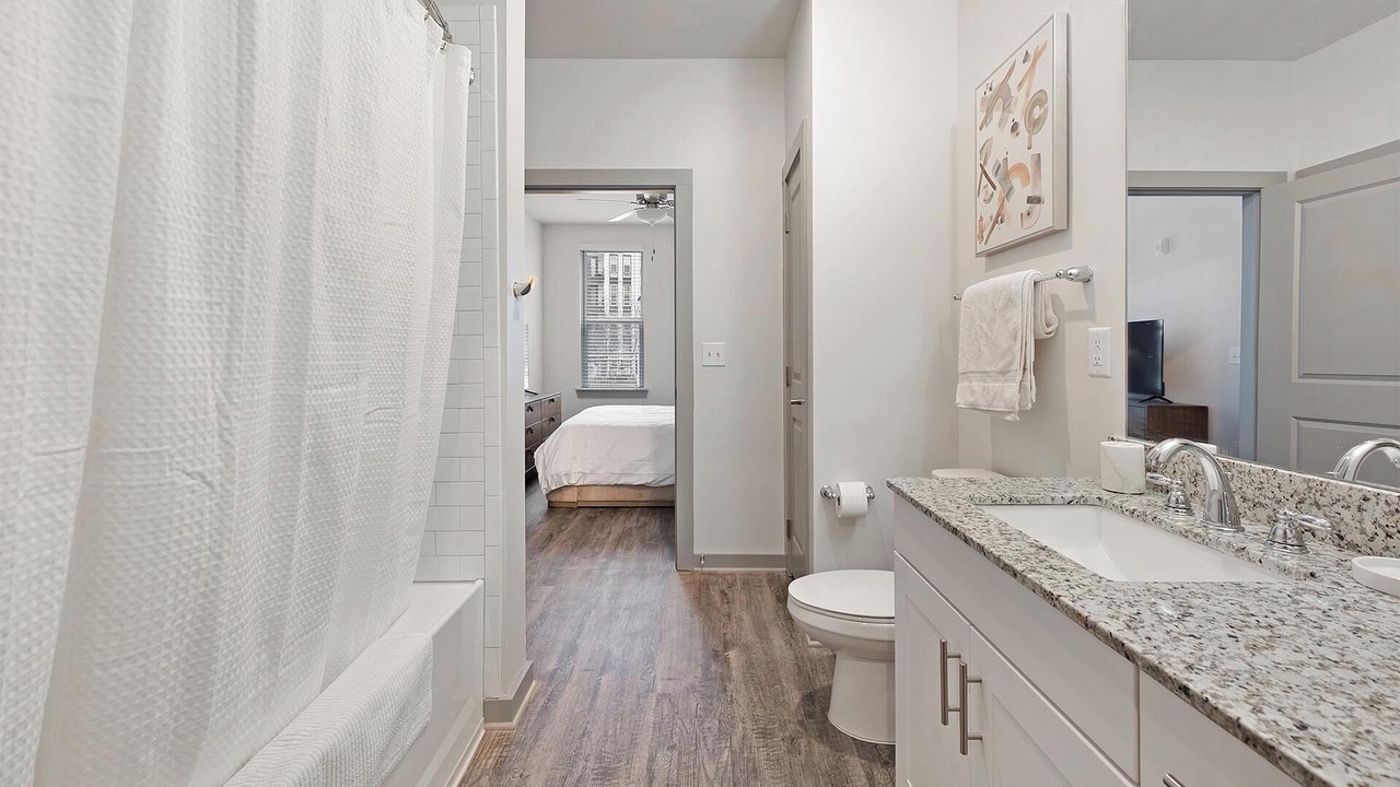 Photo of Bathroom in Hurwood Heights