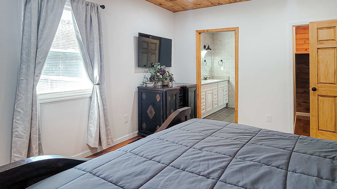 Photo of Bedroom in Kodak
