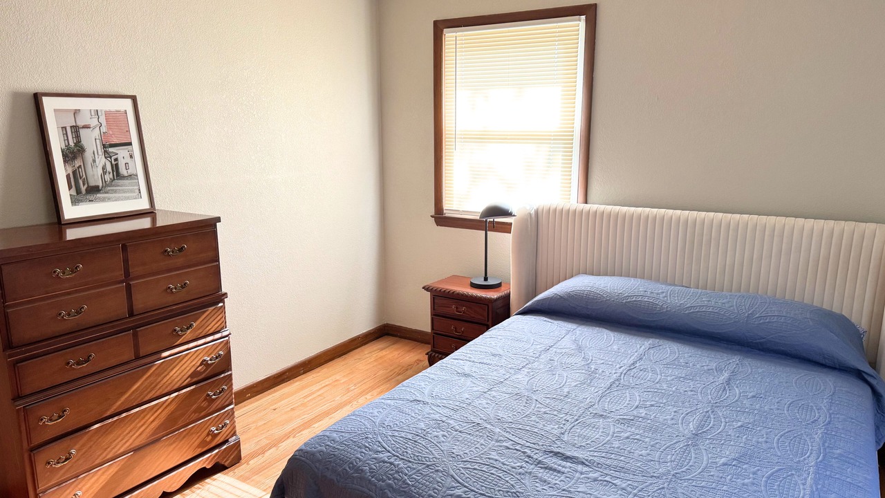 Photo of Bedroom in Raytown