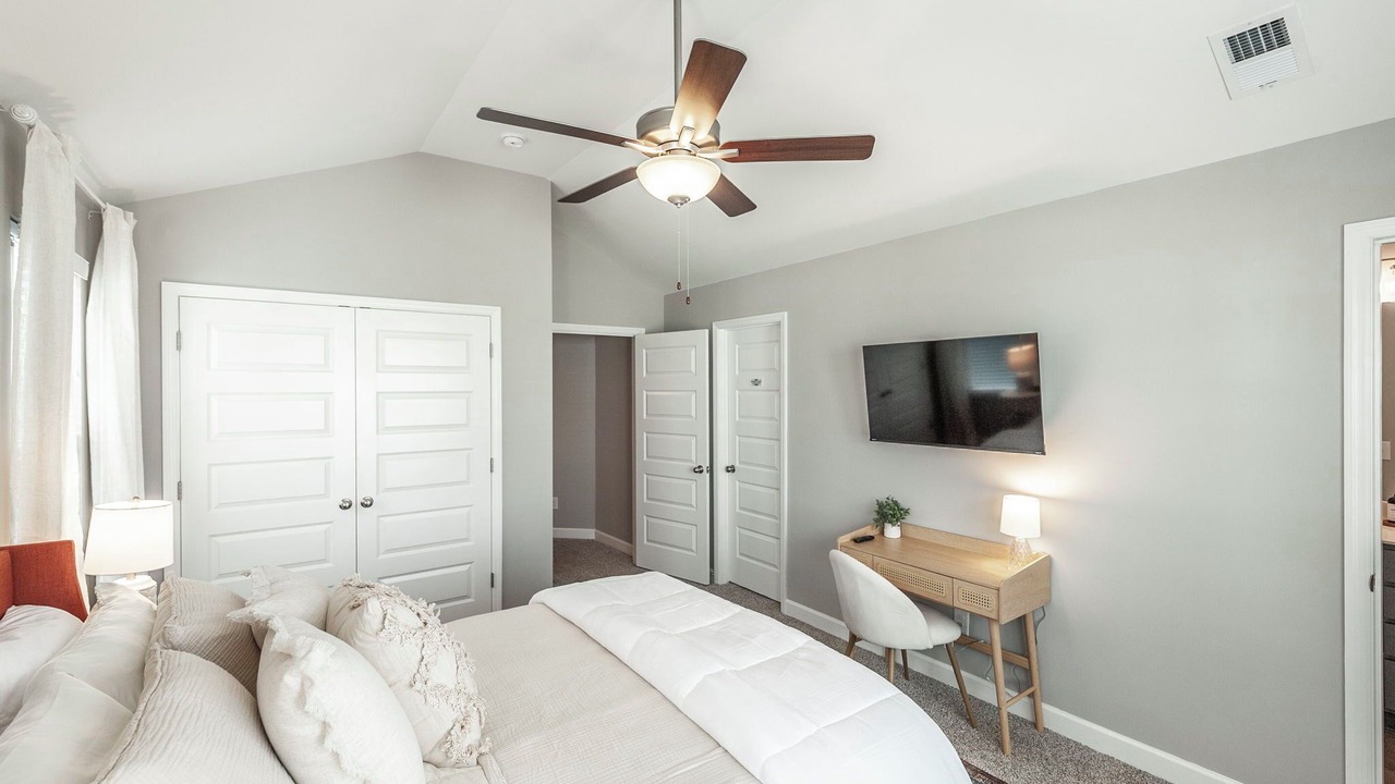 Photo of Bedroom in Gallatin