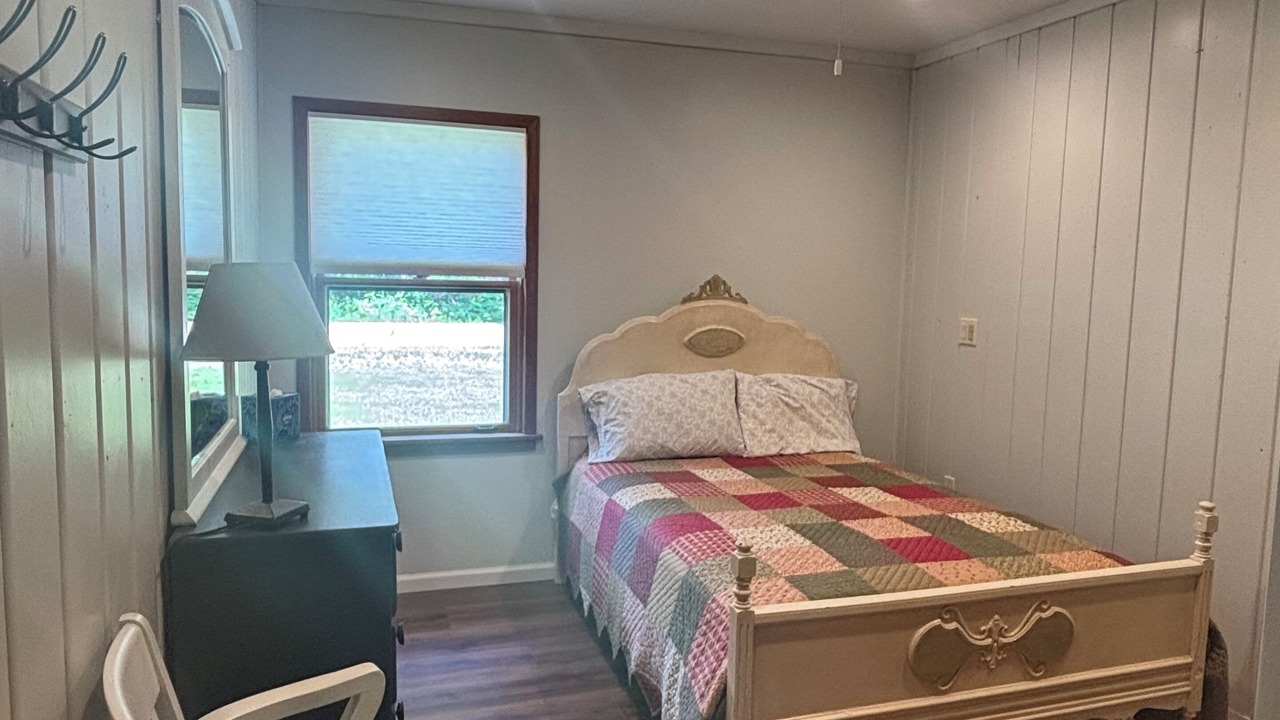 Photo of Bedroom in Holcombe