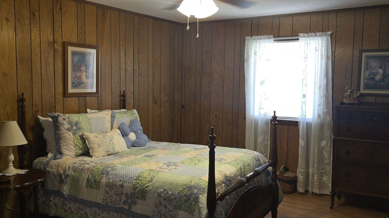 Photo of Bedroom in McEwen