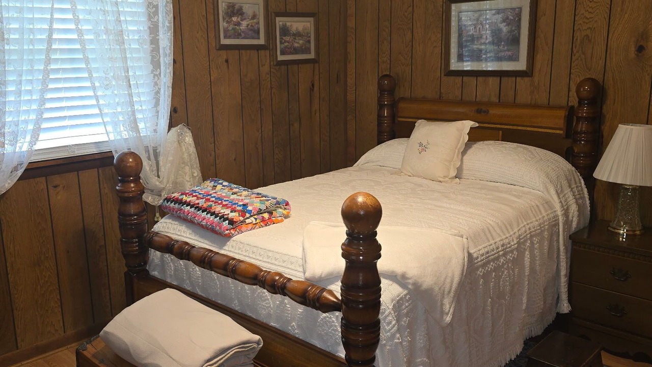 Photo of Bedroom in McEwen