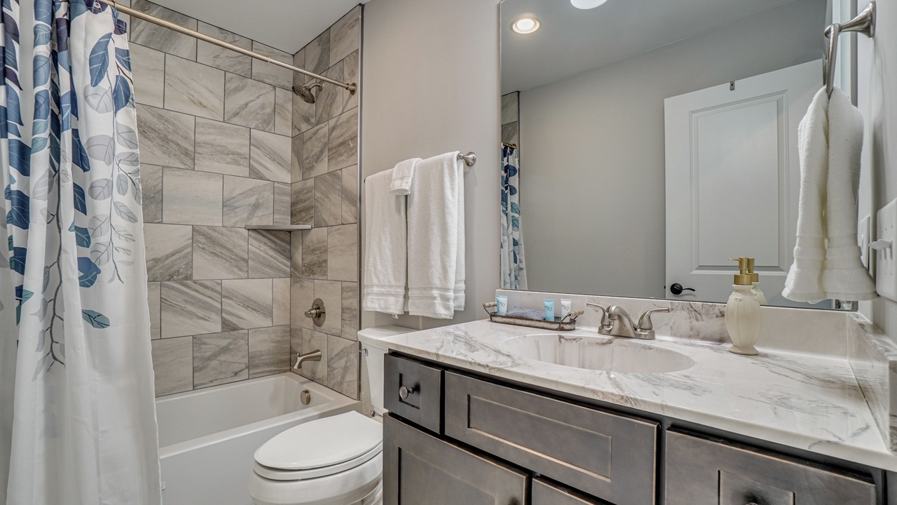 Photo of Bathroom in White Bluff