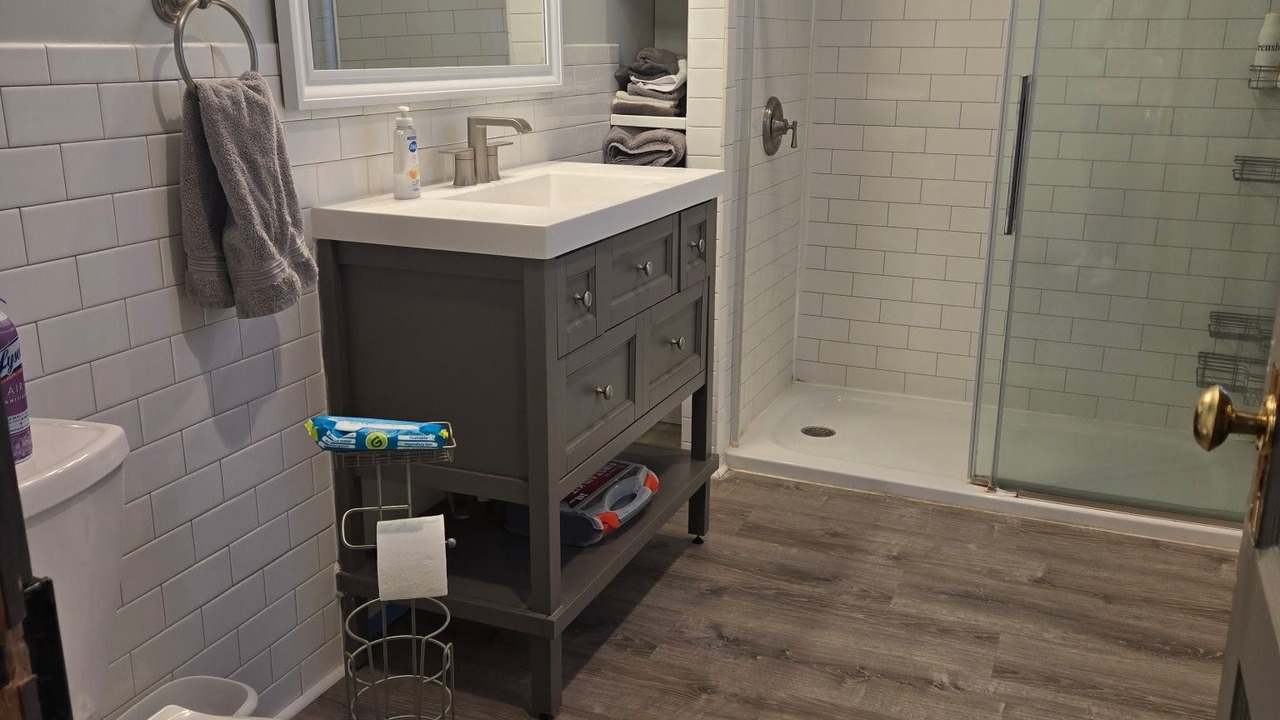 Photo of Bathroom in Glen Elder