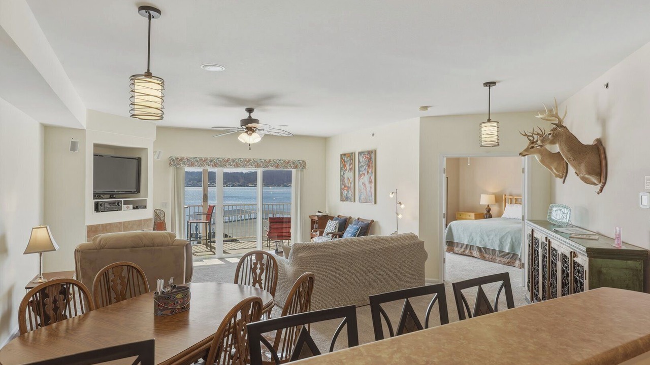Photo of Livingroom in Camdenton