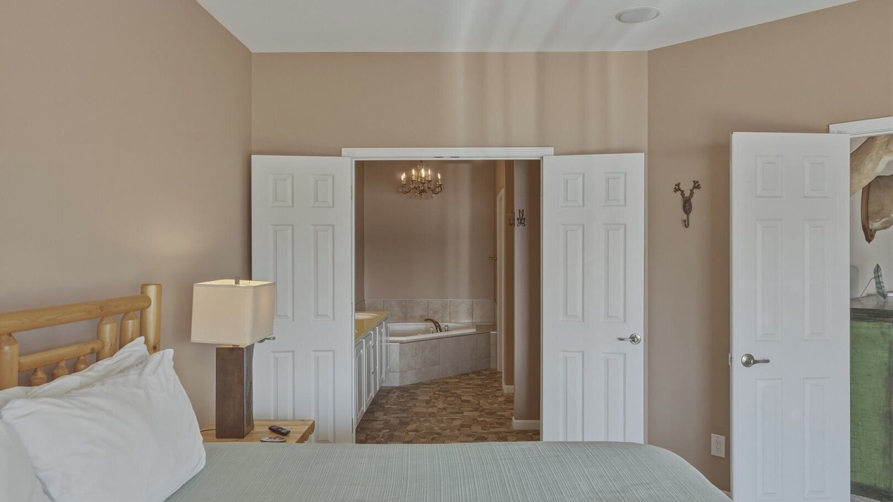 Photo of Bedroom in Camdenton