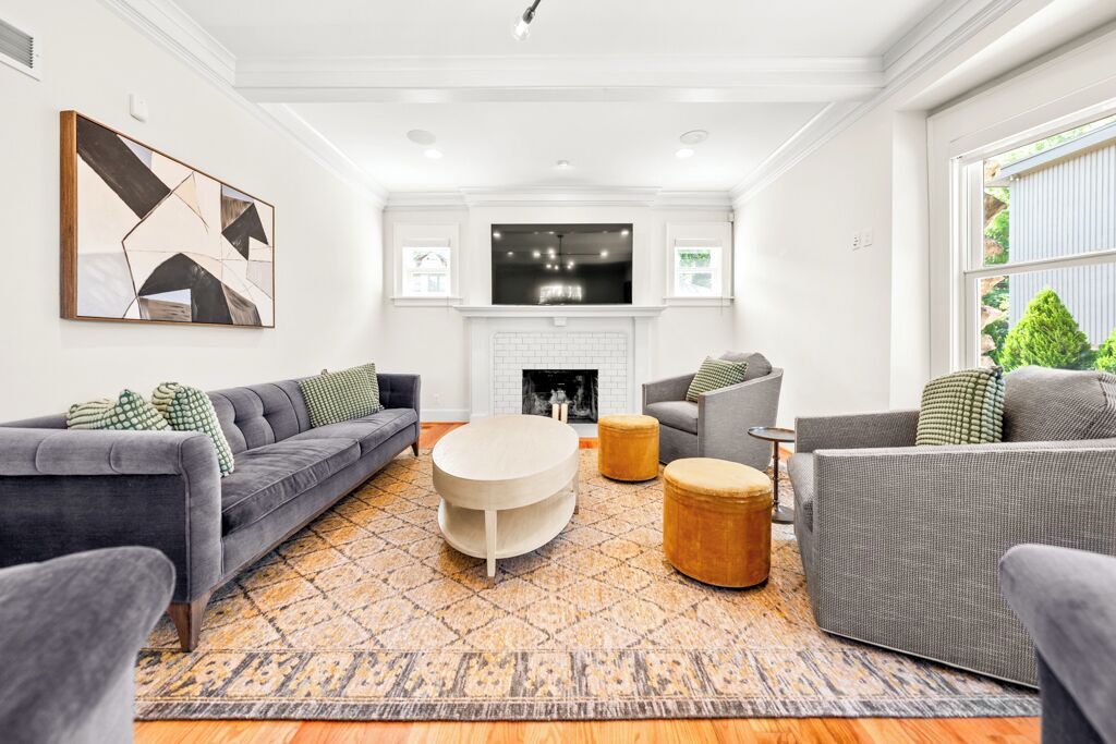Photo of Livingroom in Central Hyde Park
