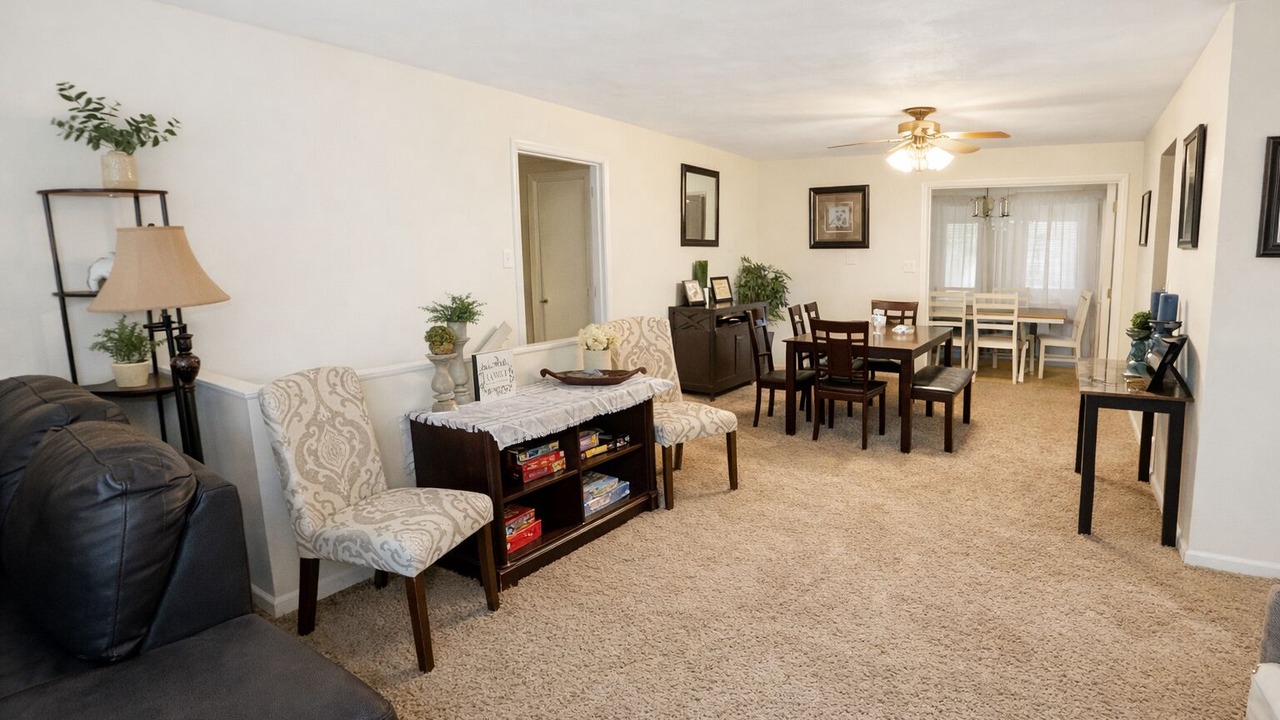 Photo of Livingroom in Nauvoo