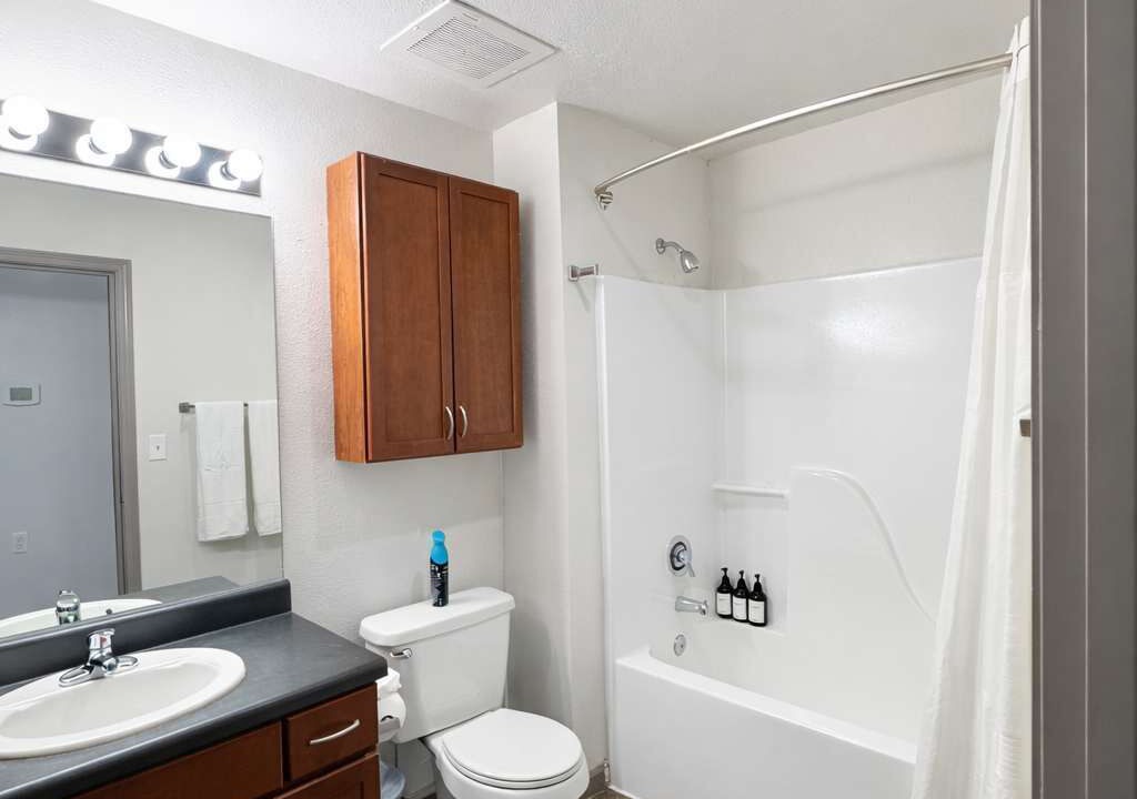 Photo of Bathroom in River Market