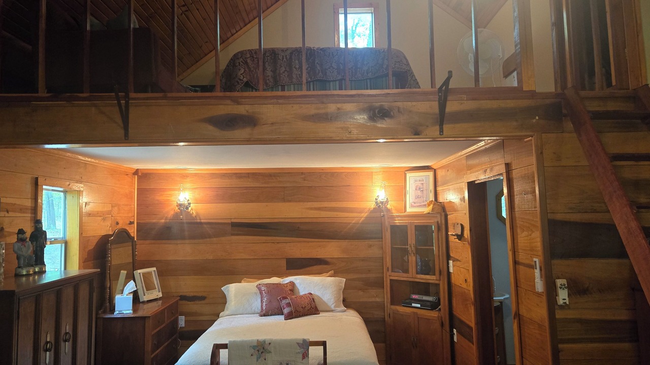Photo of Bedroom in Lawrence County