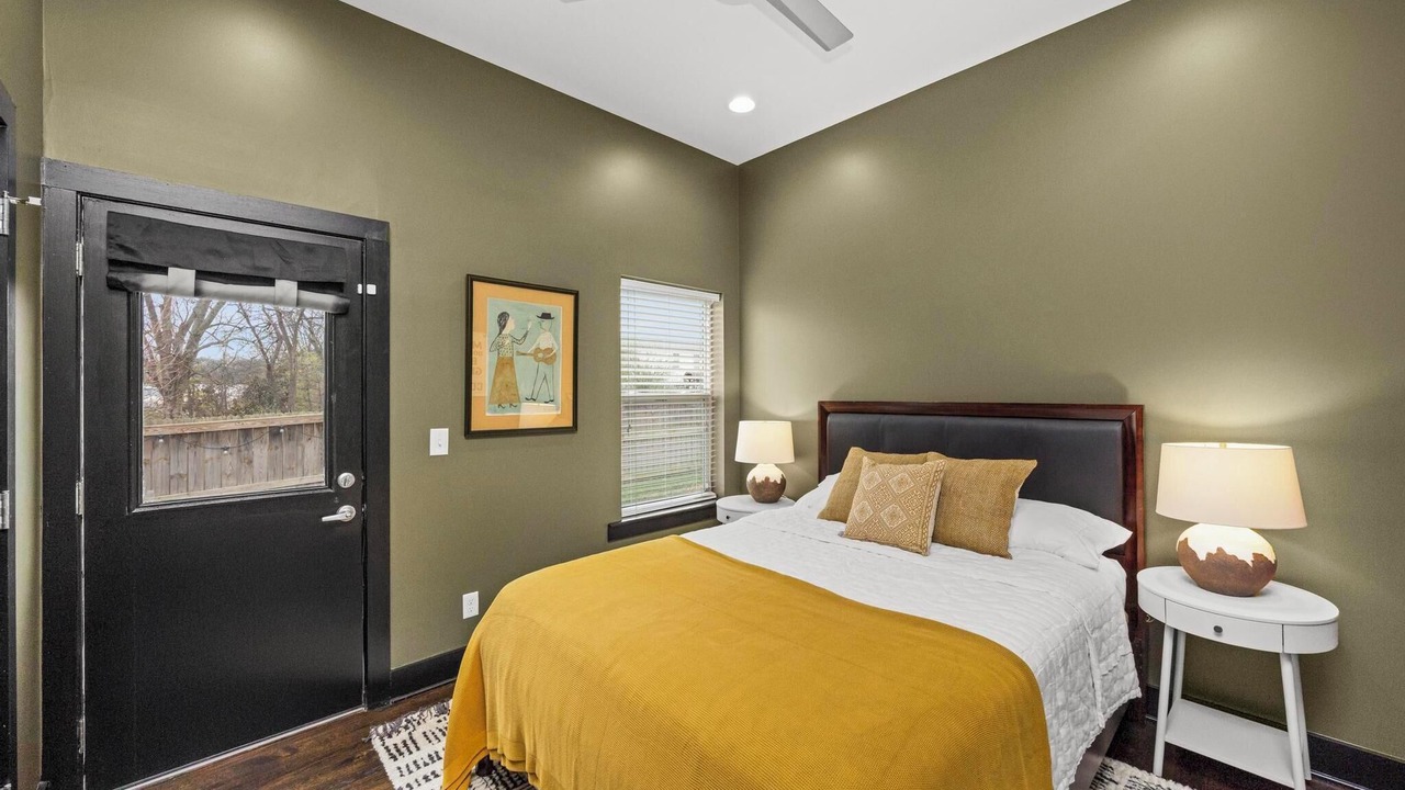 Photo of Bedroom in Urbandale Nations