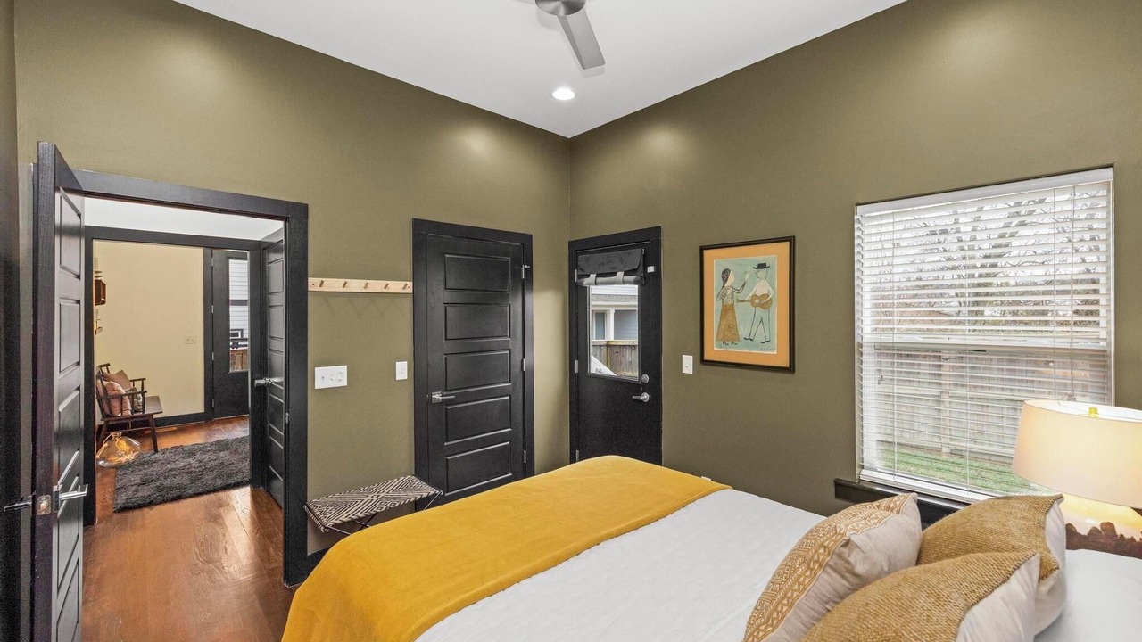 Photo of Bedroom in Urbandale Nations