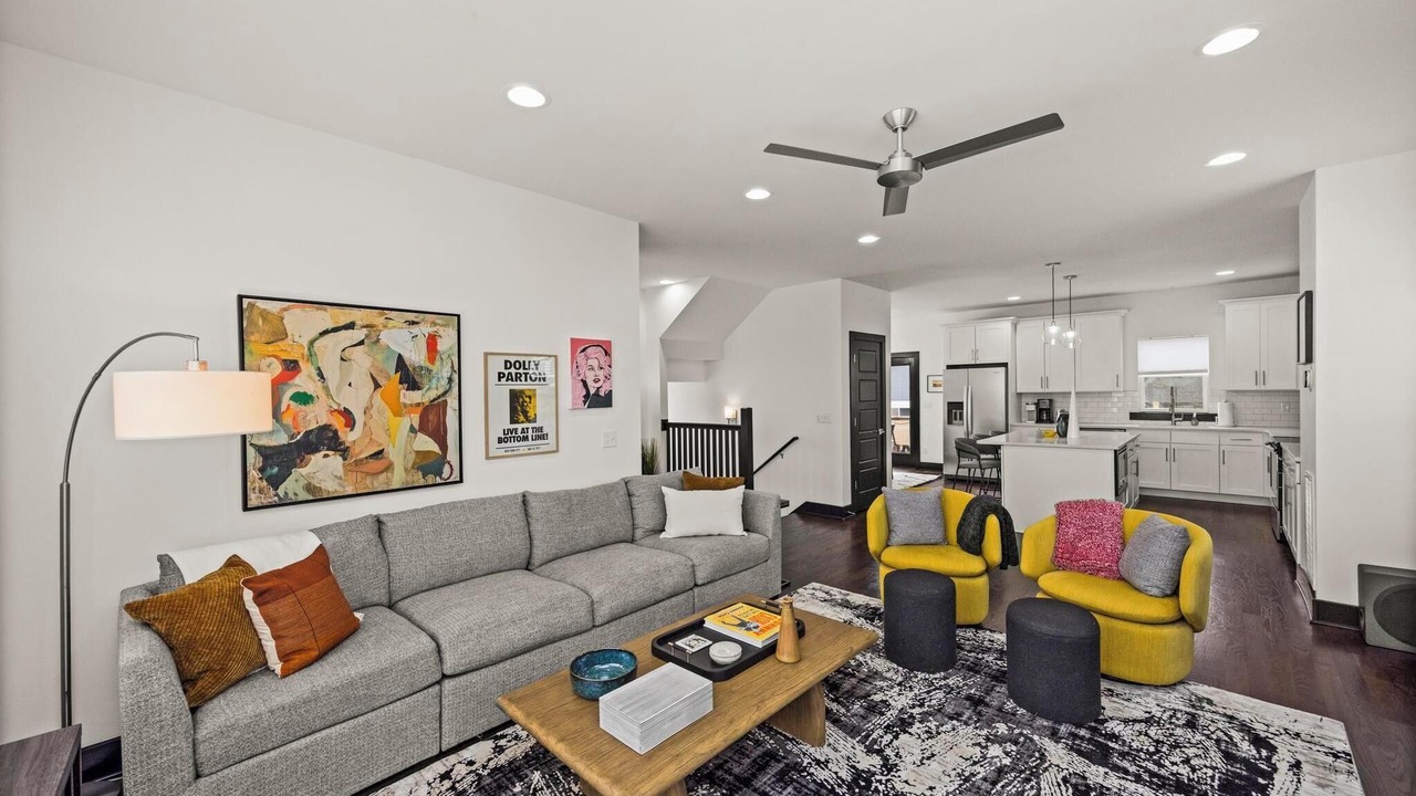 Photo of Livingroom in Urbandale Nations