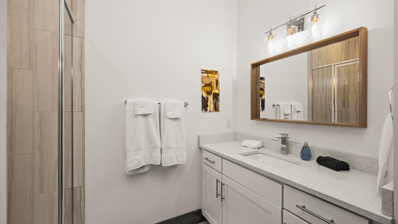 Photo of Bathroom in Urbandale Nations