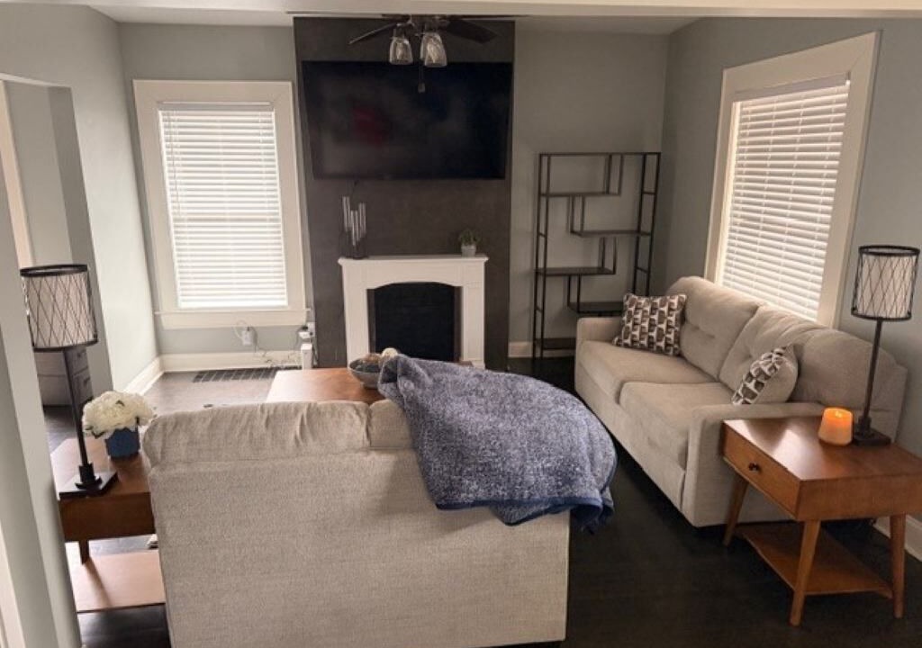 Photo of Livingroom in Midtown - Westport