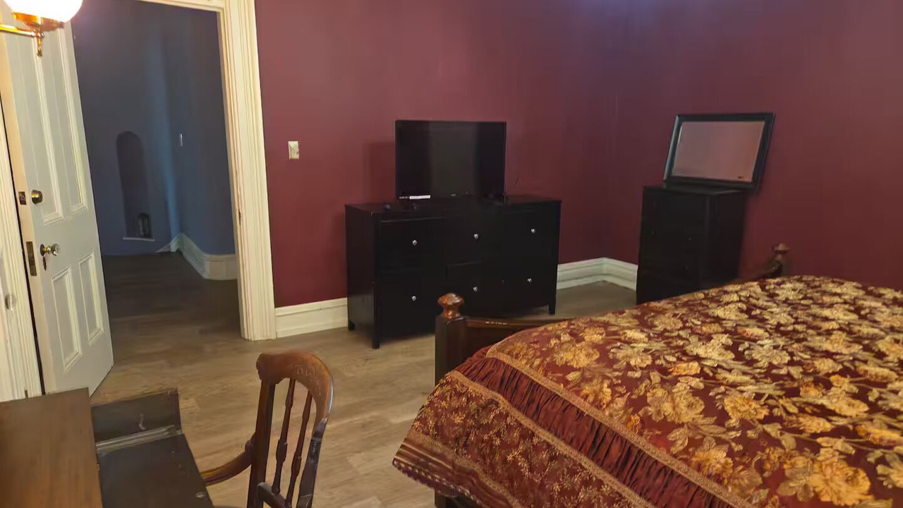 Photo of Bedroom in Downtown Springfield