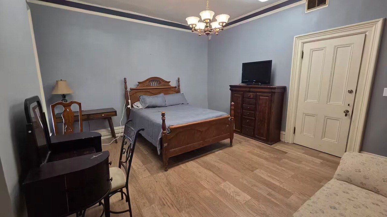 Photo of Bedroom in Downtown Springfield