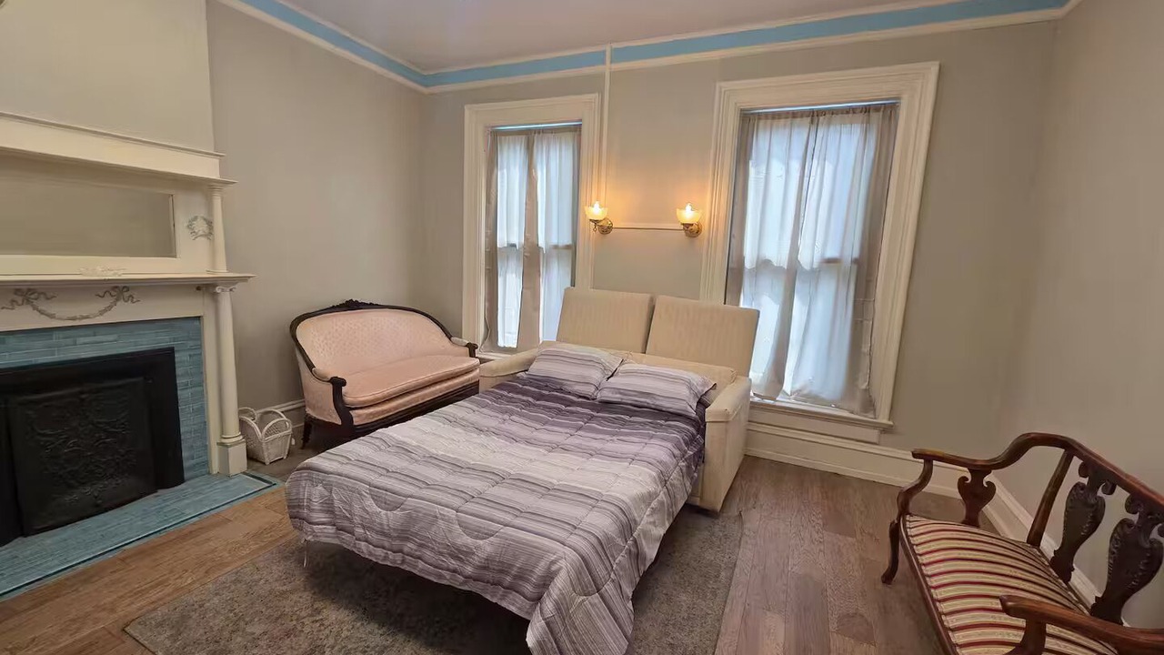 Photo of Bedroom in Downtown Springfield