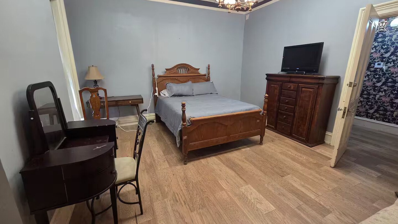 Photo of Bedroom in Downtown Springfield