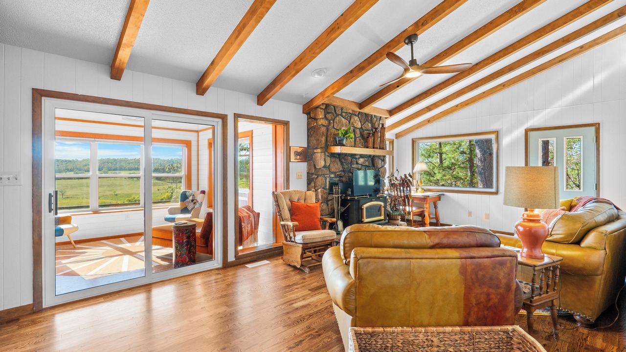 Photo of Livingroom in Calico Rock
