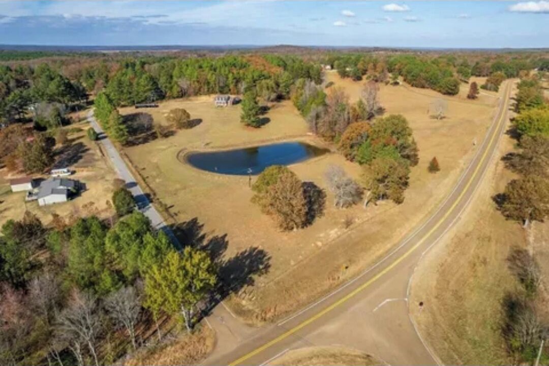 Photo of Outdoor in Water Valley