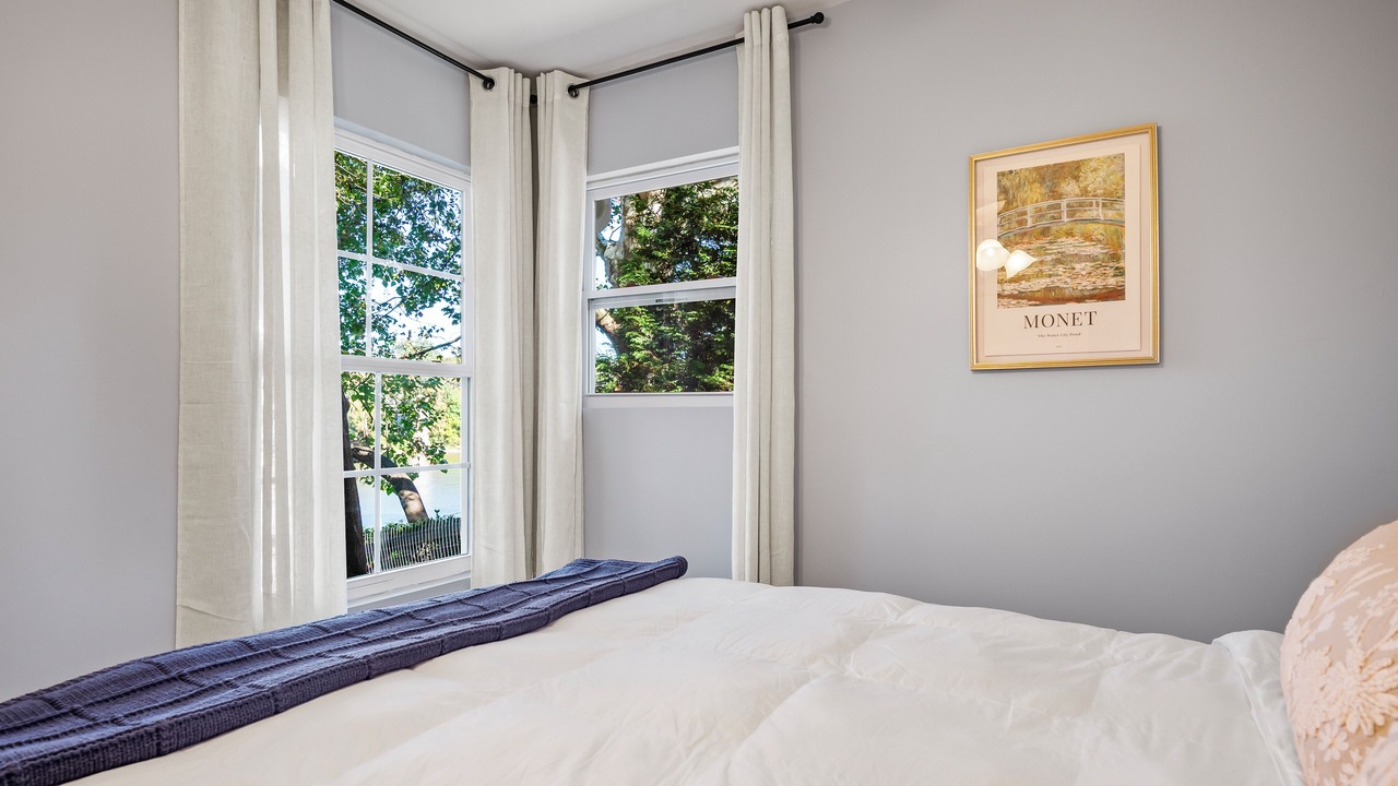 Photo of Bedroom in Opryland