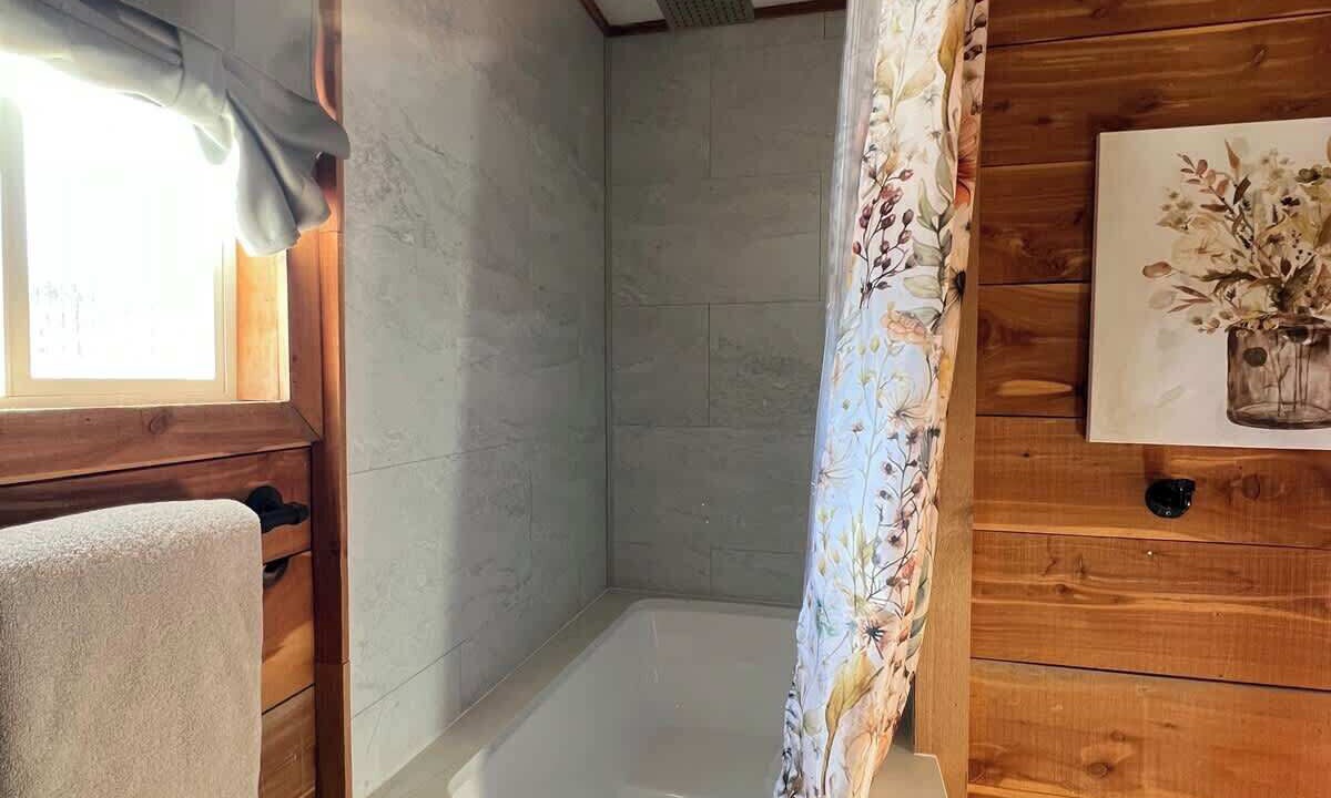 Photo of Bathroom in Sugar Tree