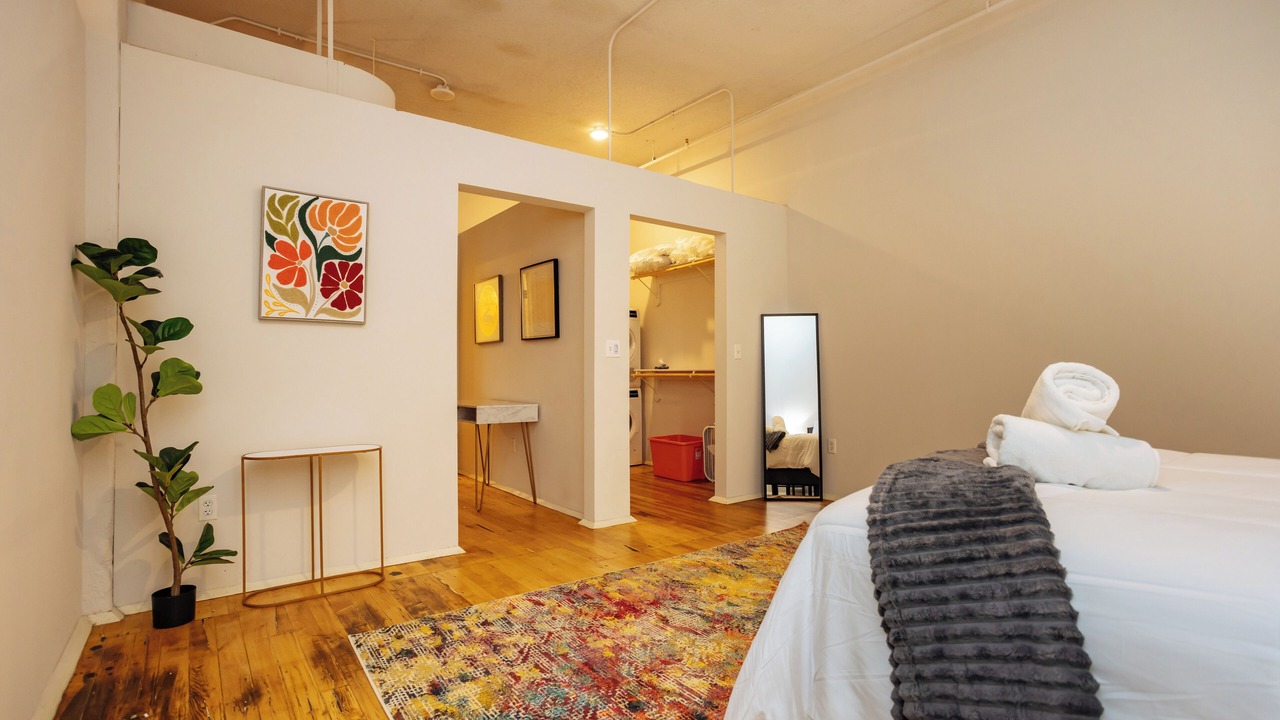 Photo of Bedroom in River Market