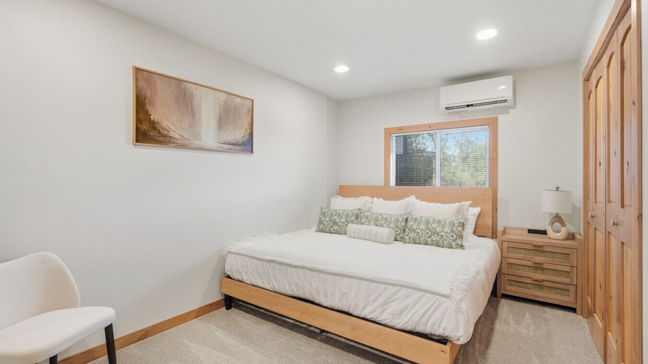 Photo of Bedroom in Hudson