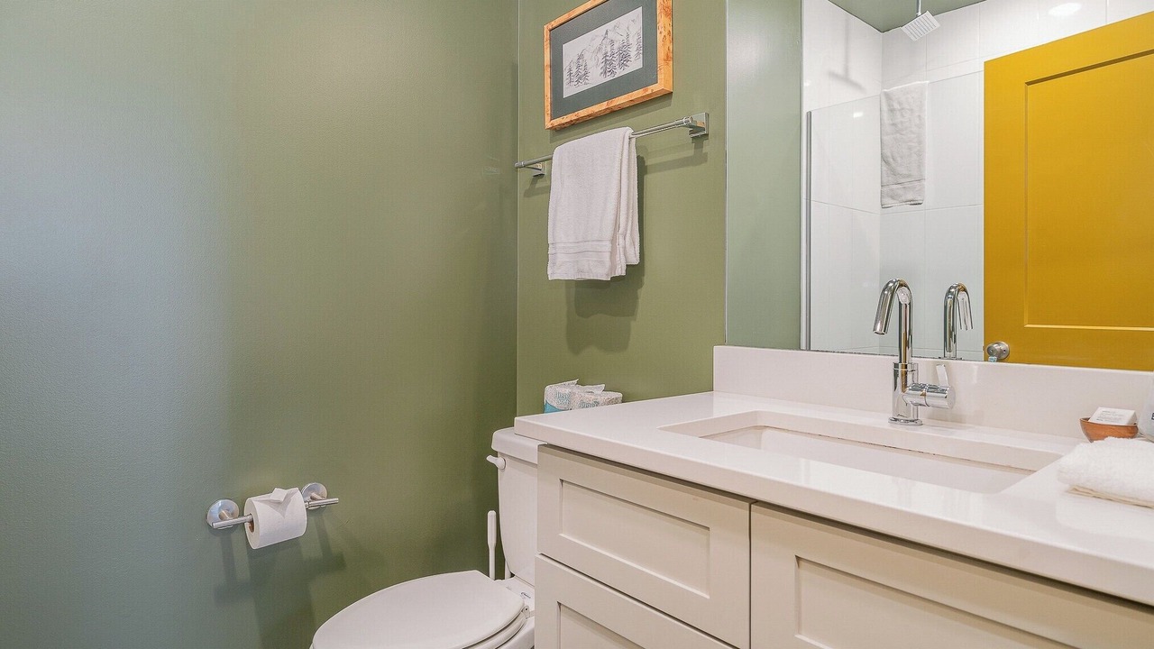 Photo of Bathroom in Music Row