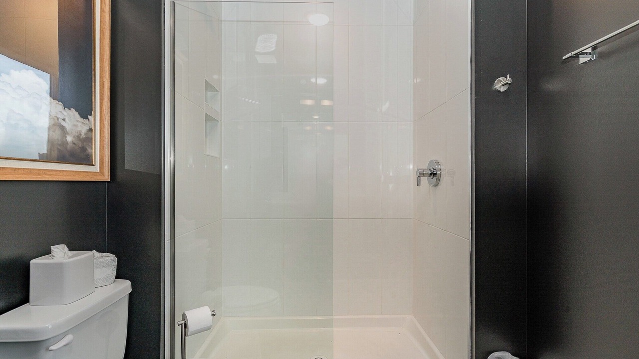 Photo of Bathroom in Music Row