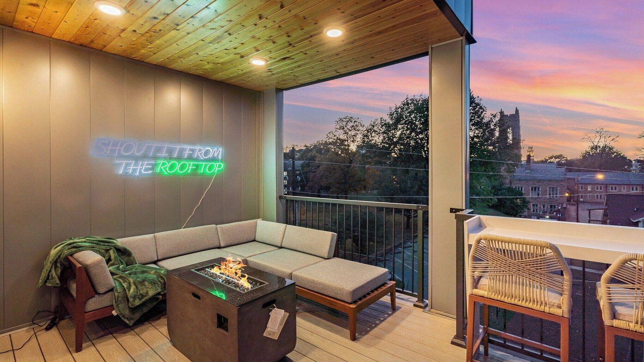 Photo of Outdoor in Music Row