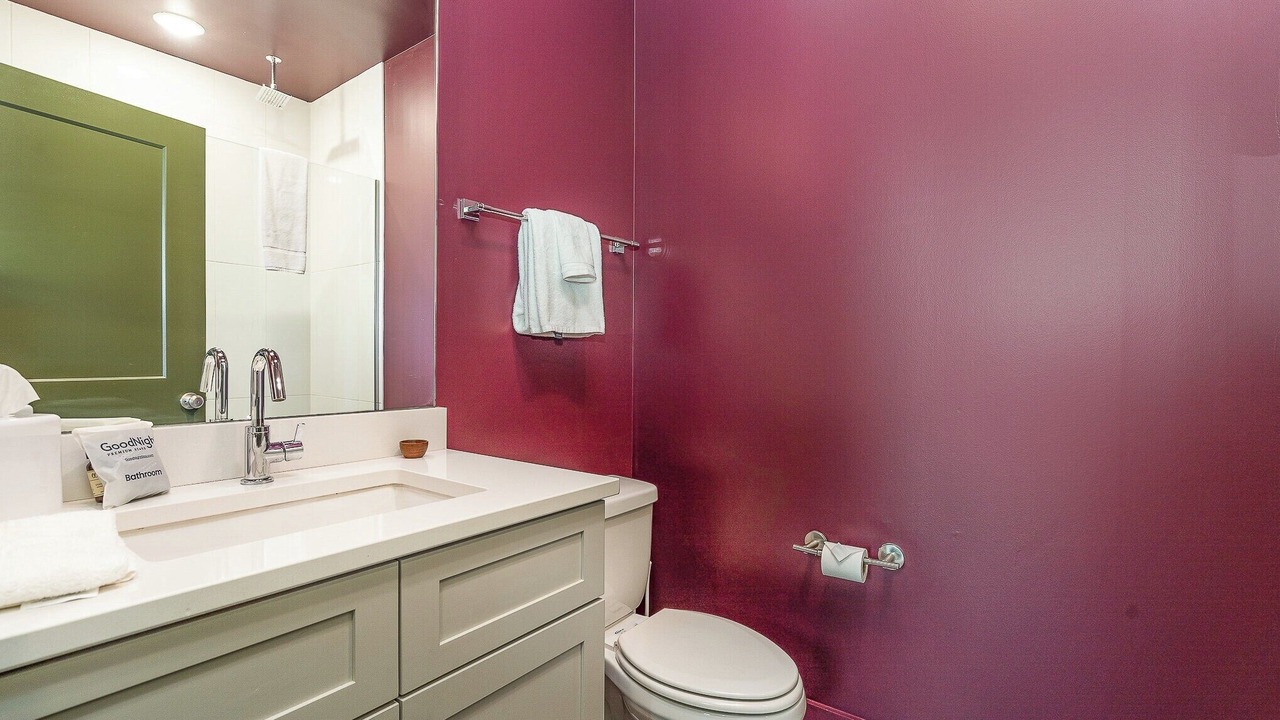 Photo of Bathroom in Music Row
