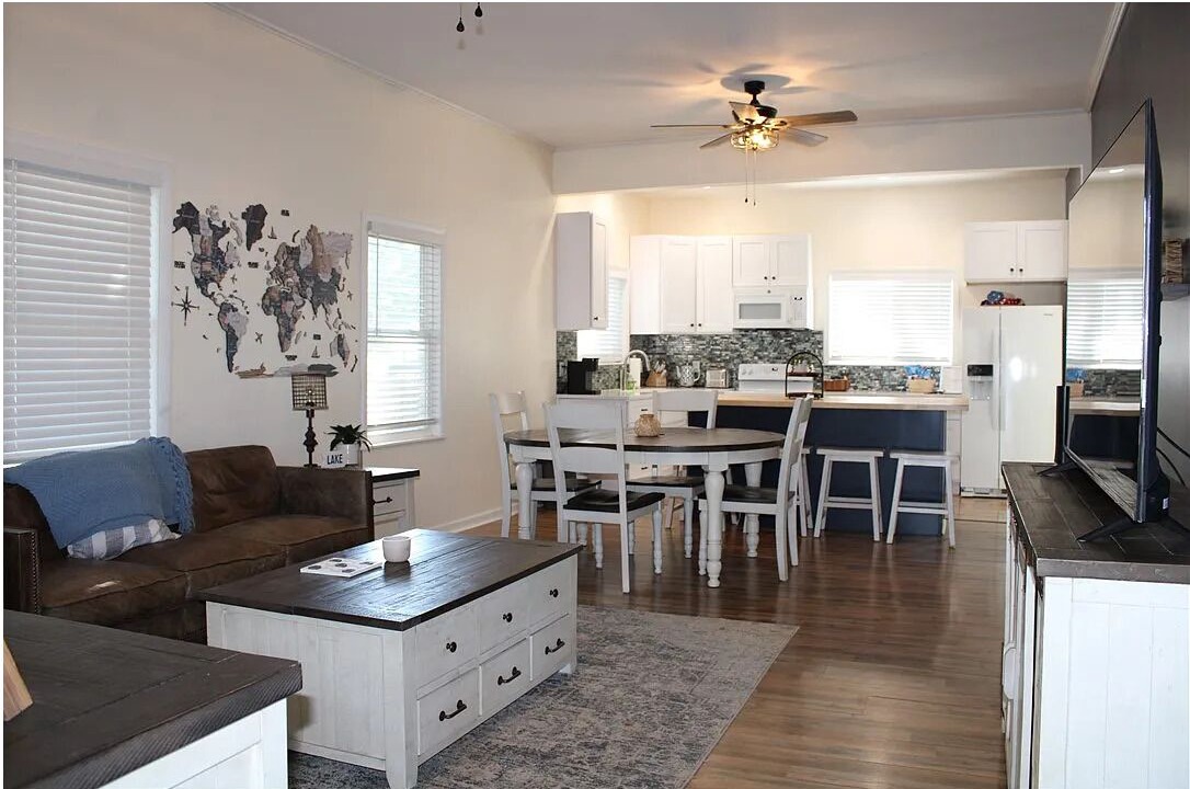 Photo of Livingroom in Shelbyville