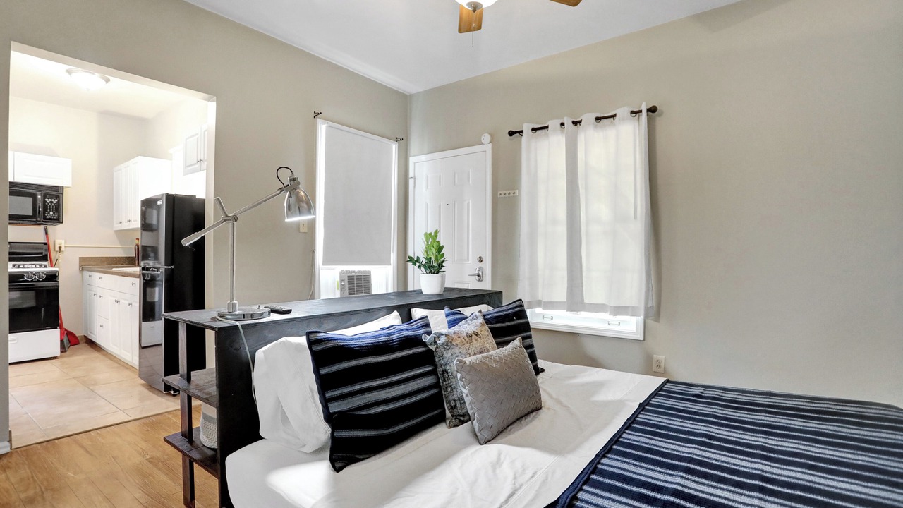 Photo of Bedroom in Midtown