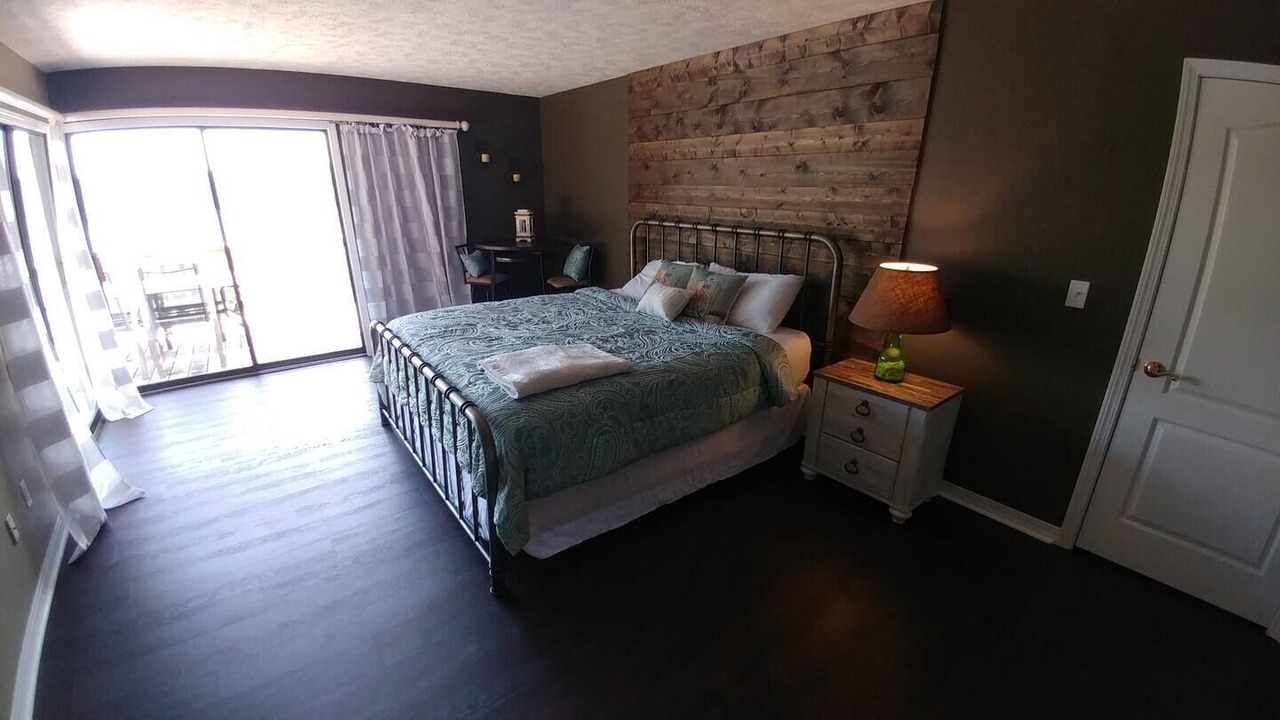 Photo of Bedroom in Eureka Springs