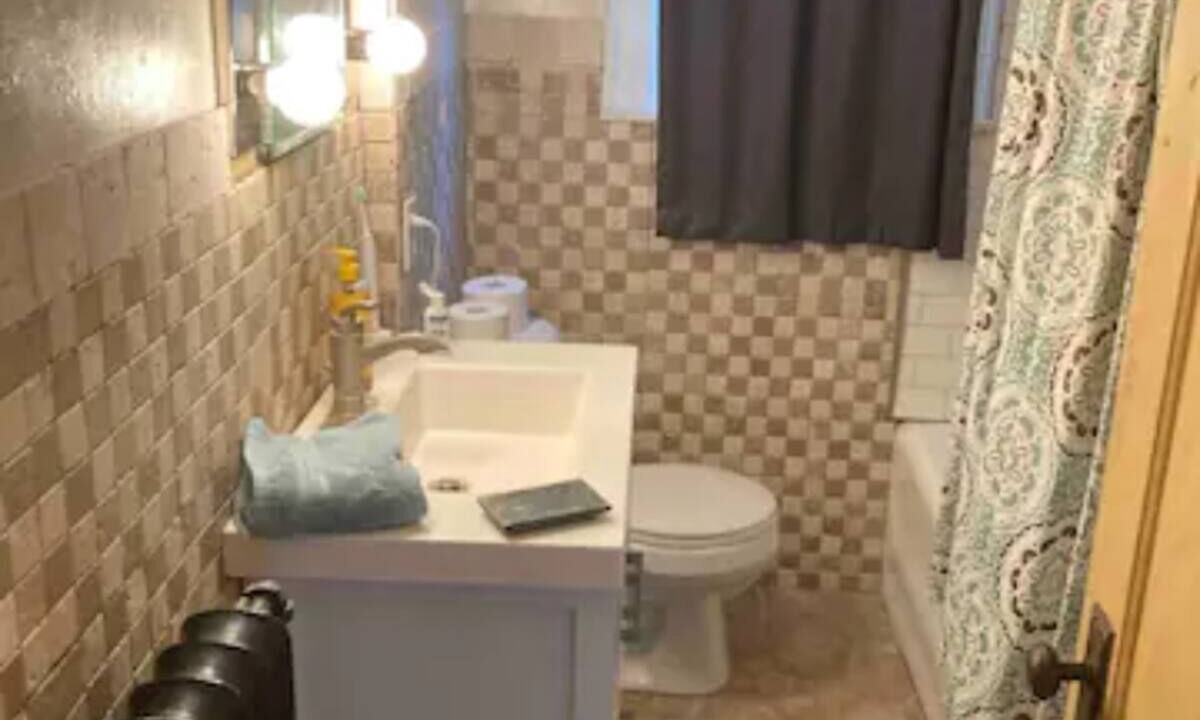Photo of Bathroom in Macalester - Groveland