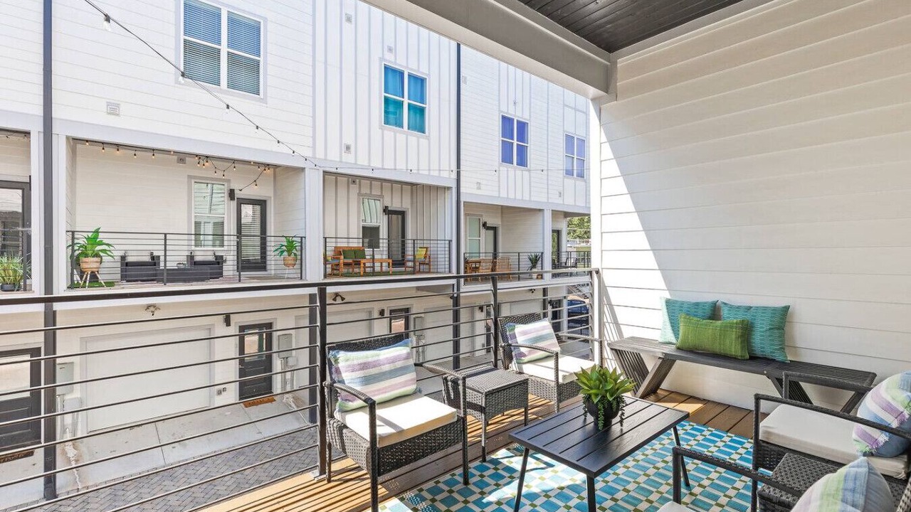 Photo of Patio Balcony in Hillsboro West End