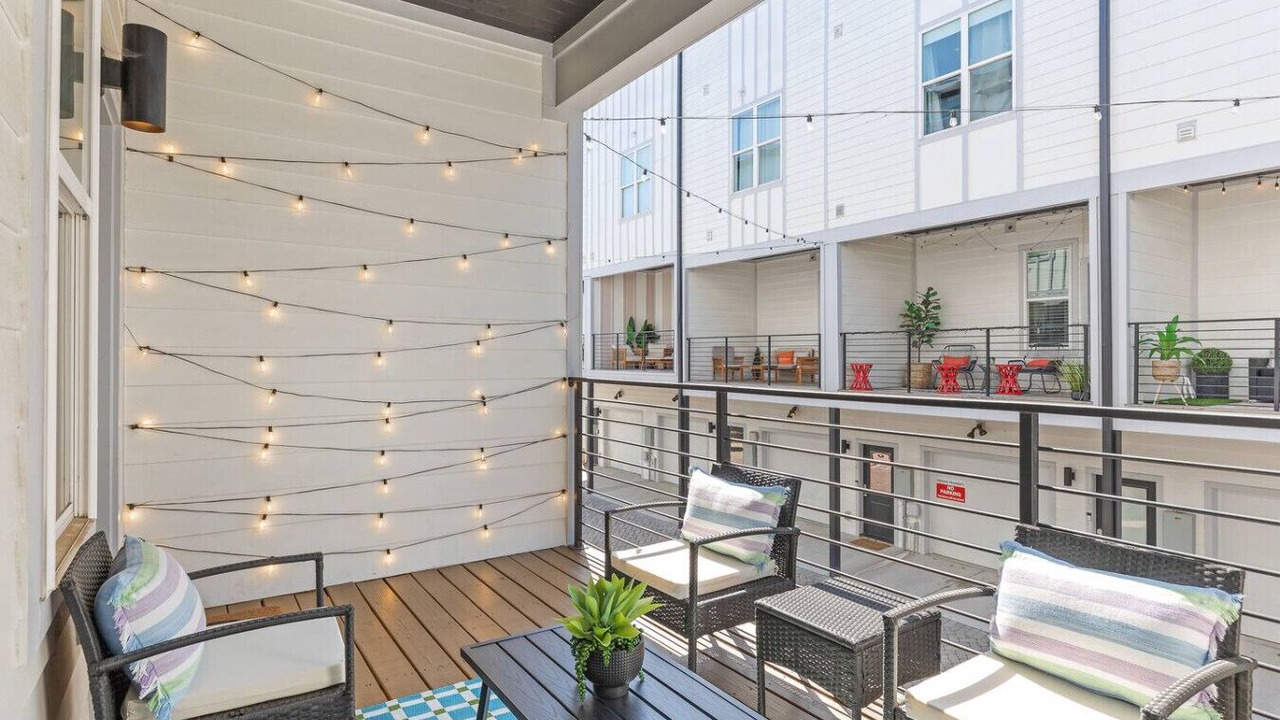 Photo of Patio Balcony in Hillsboro West End
