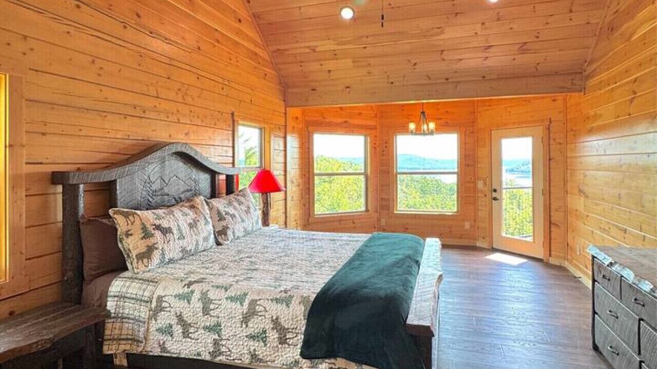Photo of Bedroom in Sylvan Shores