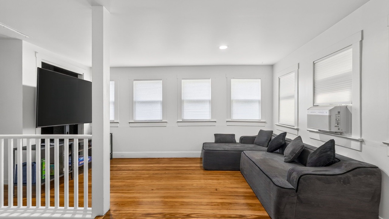 Photo of Livingroom in Grandview