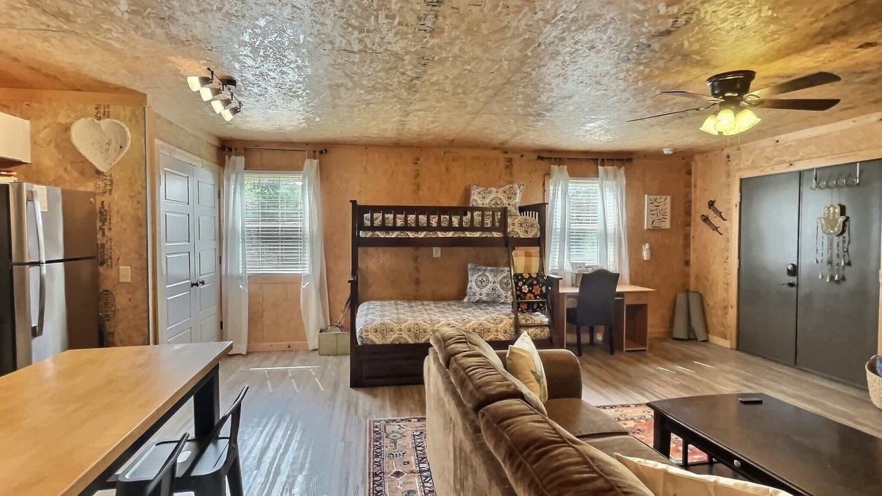 Photo of Bedroom in Eureka Springs