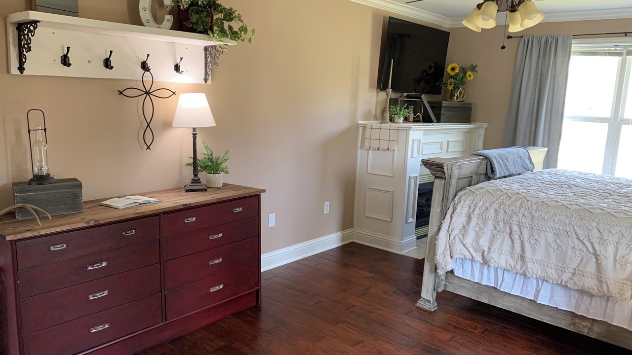 Photo of Bedroom in Sulphur Springs