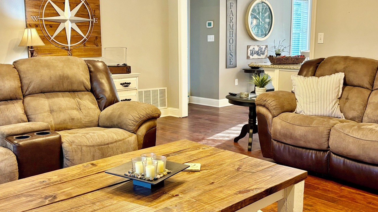 Photo of Livingroom in Sulphur Springs