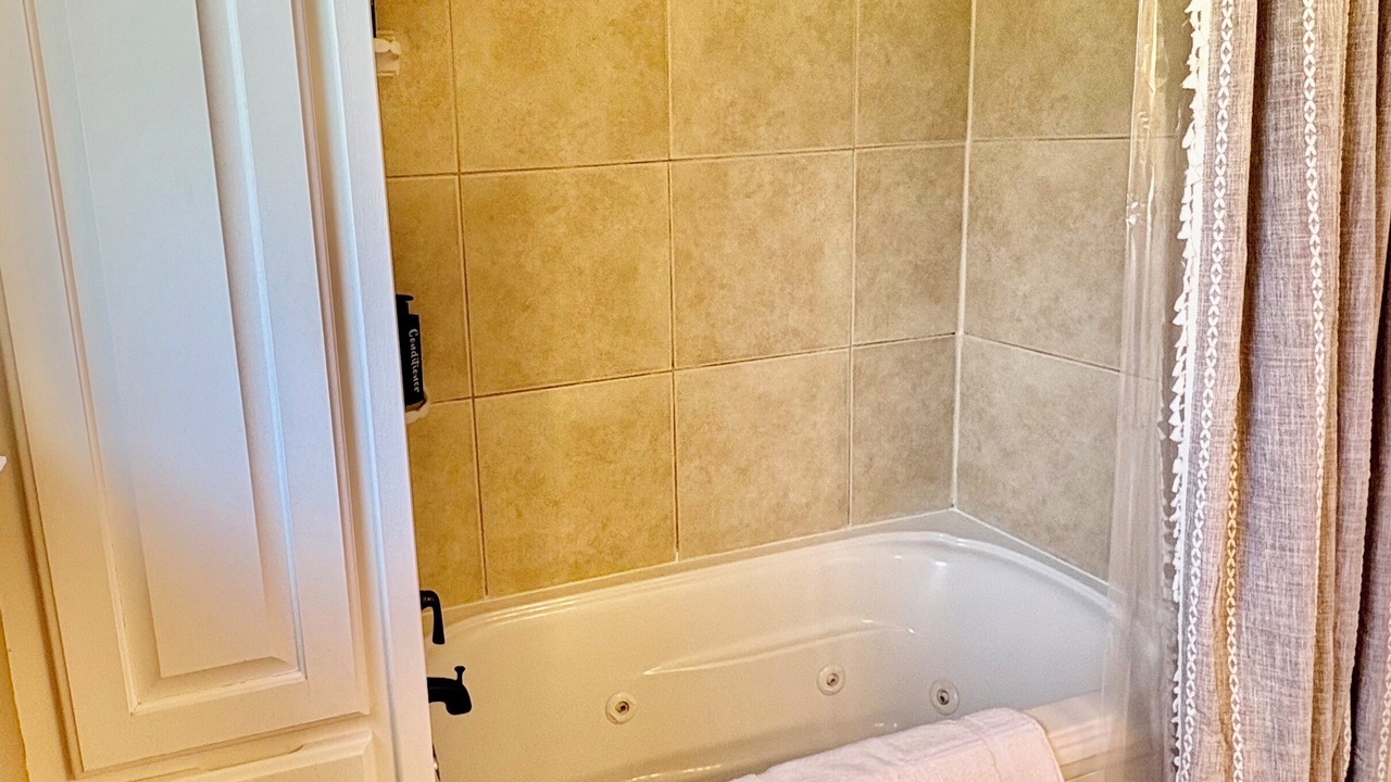 Photo of Bathroom in Sulphur Springs