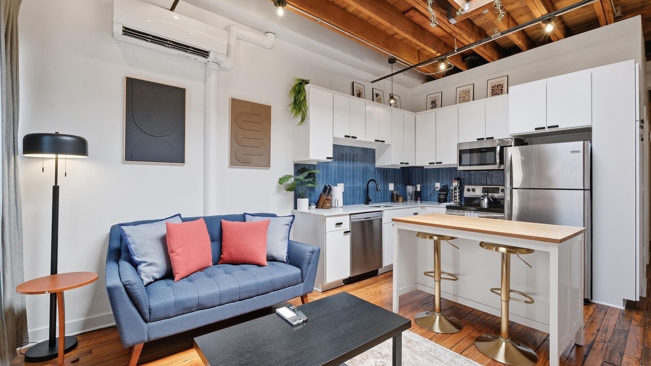 Photo of Livingroom in Crossroads Arts District
