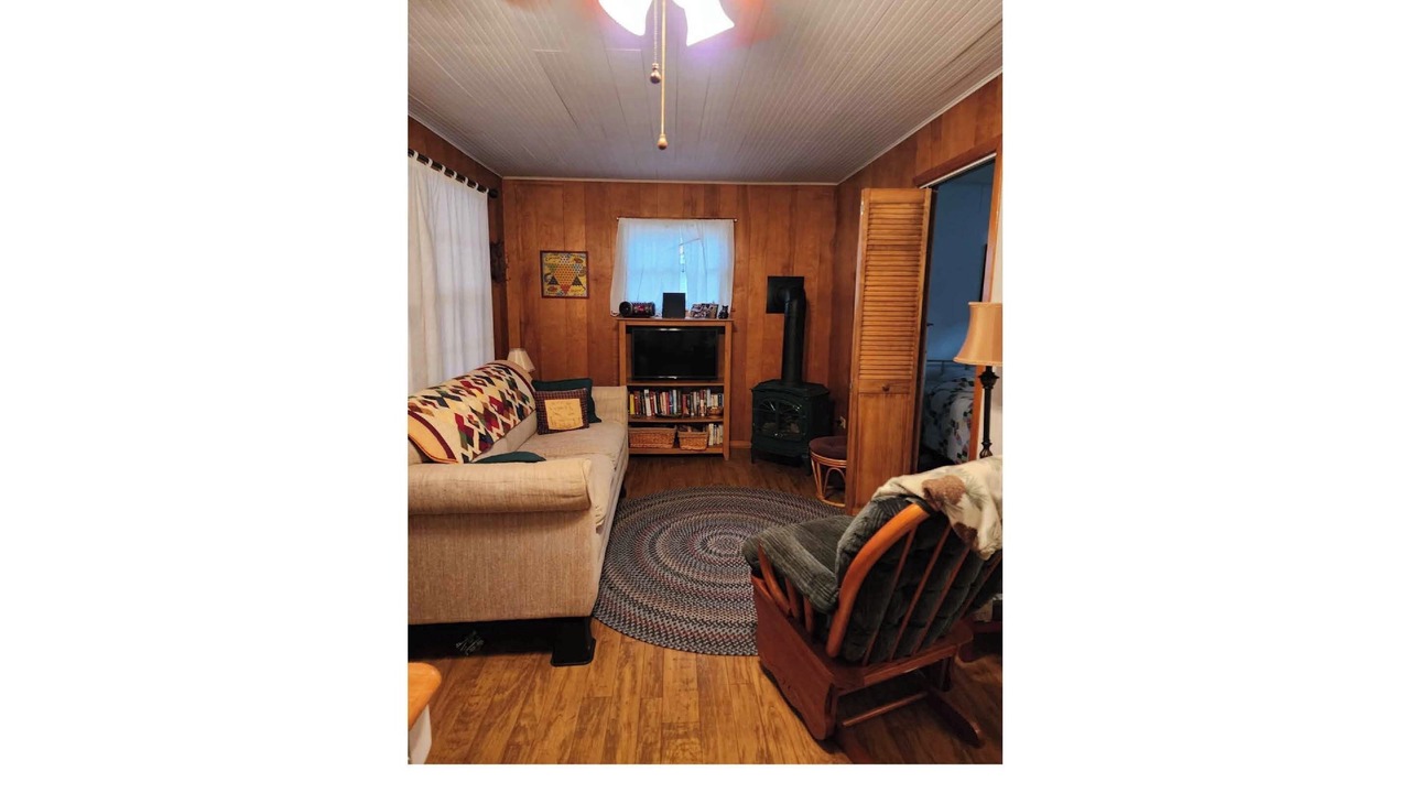 Photo of Livingroom in Holcombe